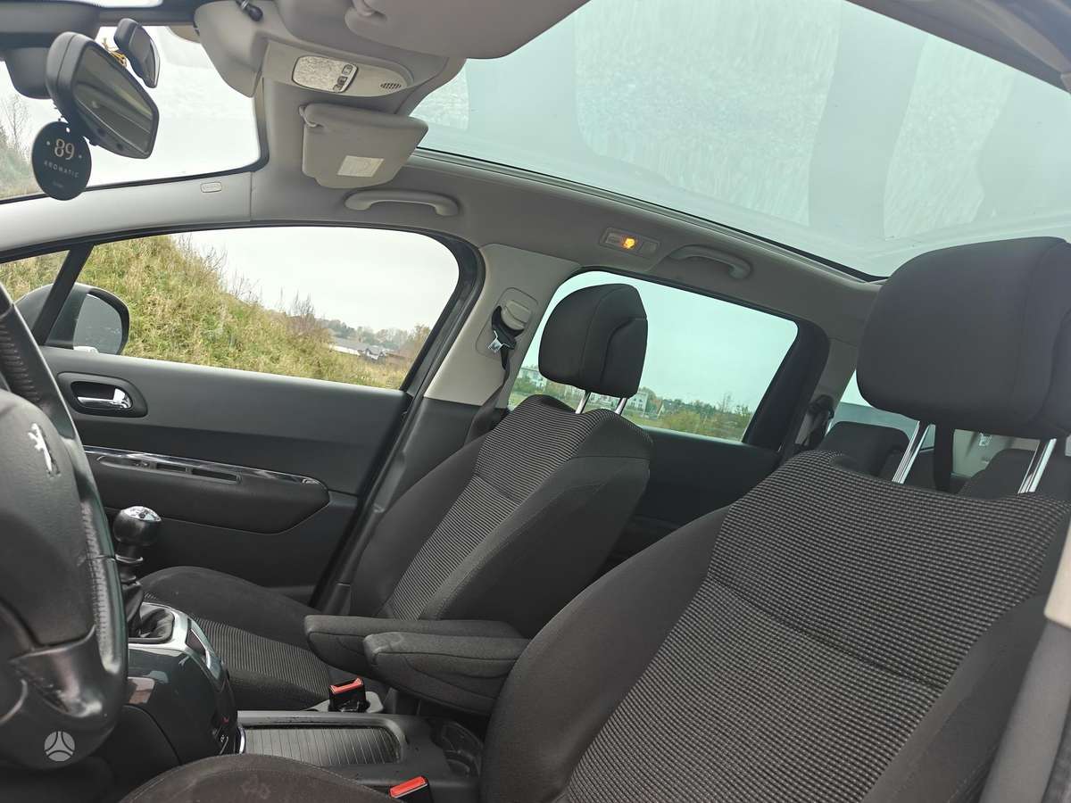 Peugeot 5008 2010 — photo 9
