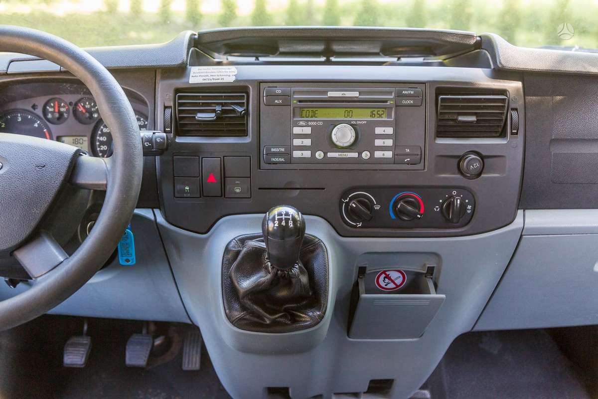Ford Transit 2011 — фото 21