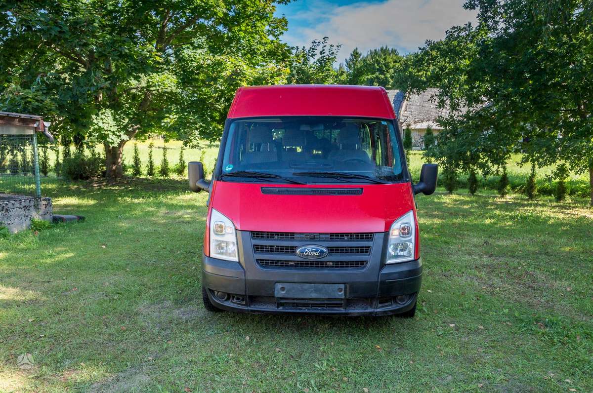 Ford Transit 2011 — салон