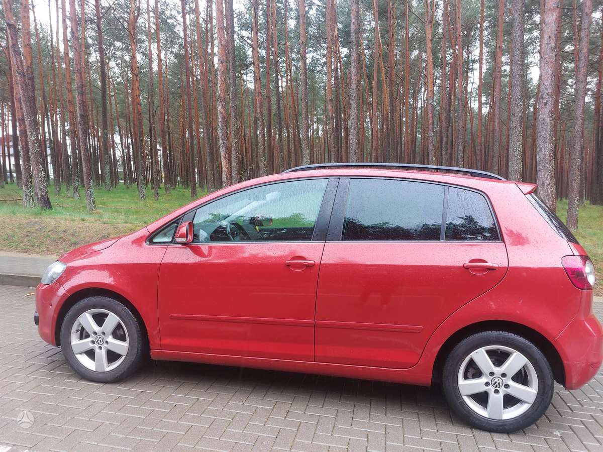 Volkswagen Golf 2011 — вигляд ззаду