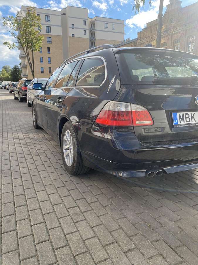 BMW 525 2006 — вигляд ззаду