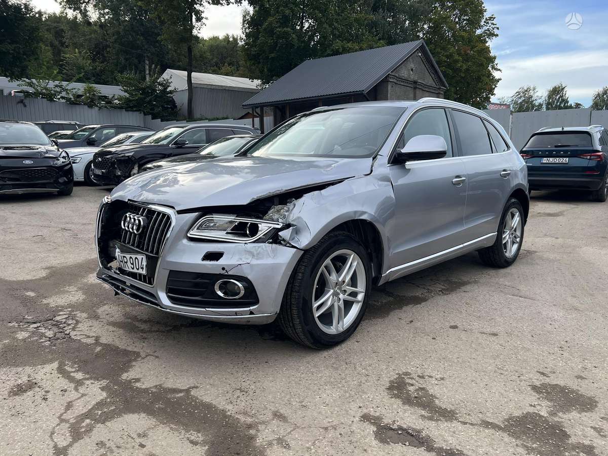 Audi Q5 2015 — rear view