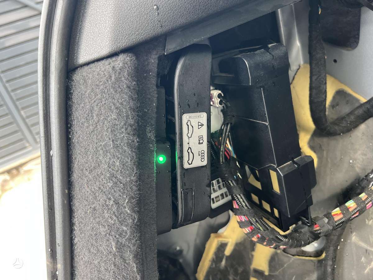 Audi Q5 2015 — photo 35