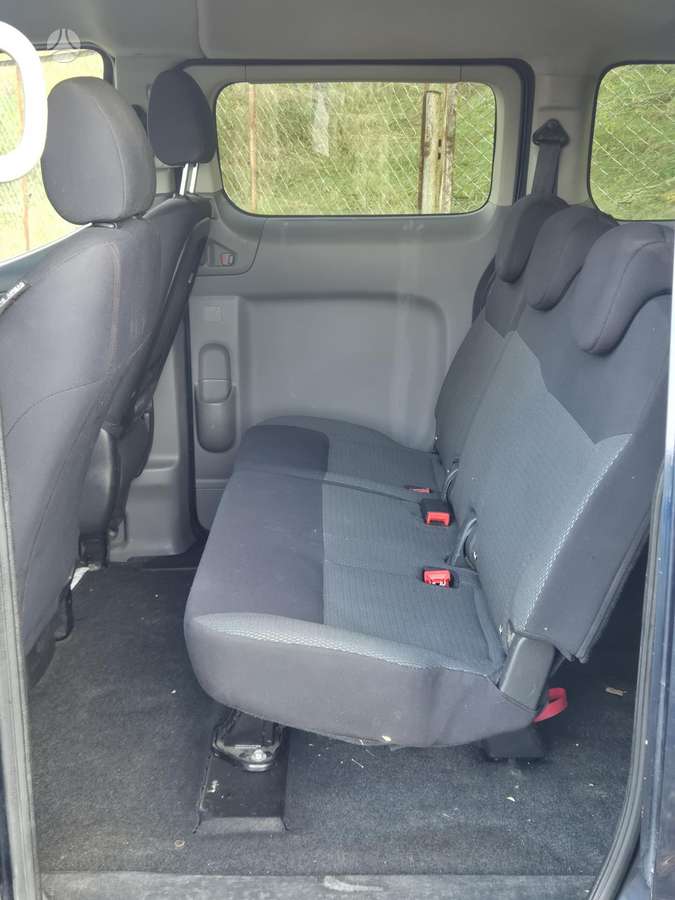 Nissan NV200 2010 — photo 8