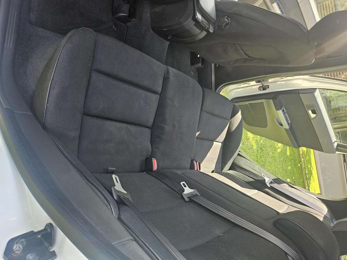 Volvo V50 2010 — photo 10