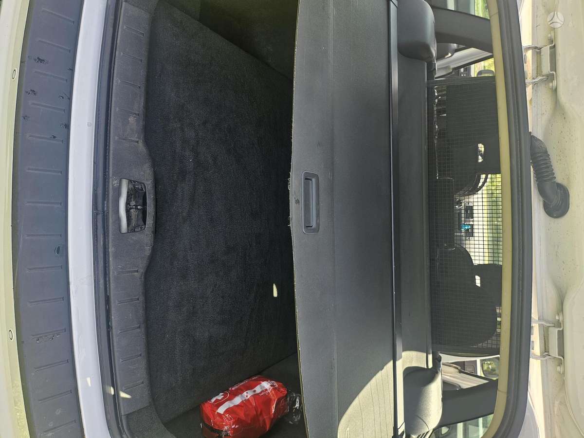 Volvo V50 2010 — photo 12