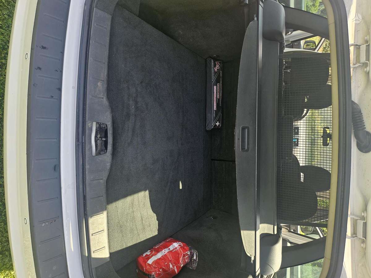 Volvo V50 2010 — photo 13