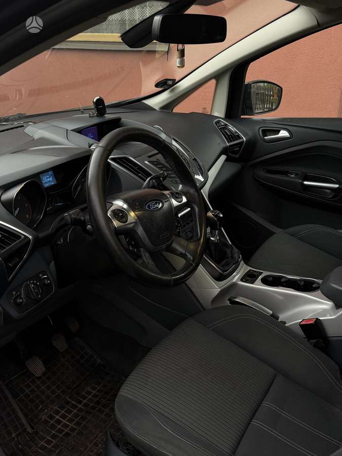 Ford Grand 2011 — photo 6