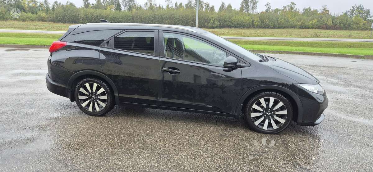Honda Civic 2015 — engine 1798 cm³, 143 HP (105kW)