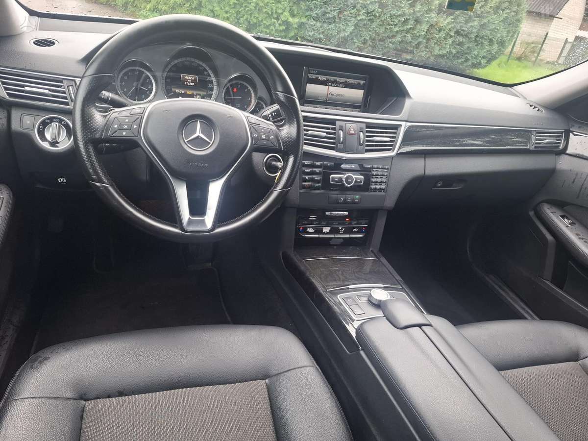 Mercedes-Benz E220 2013 — photo 15