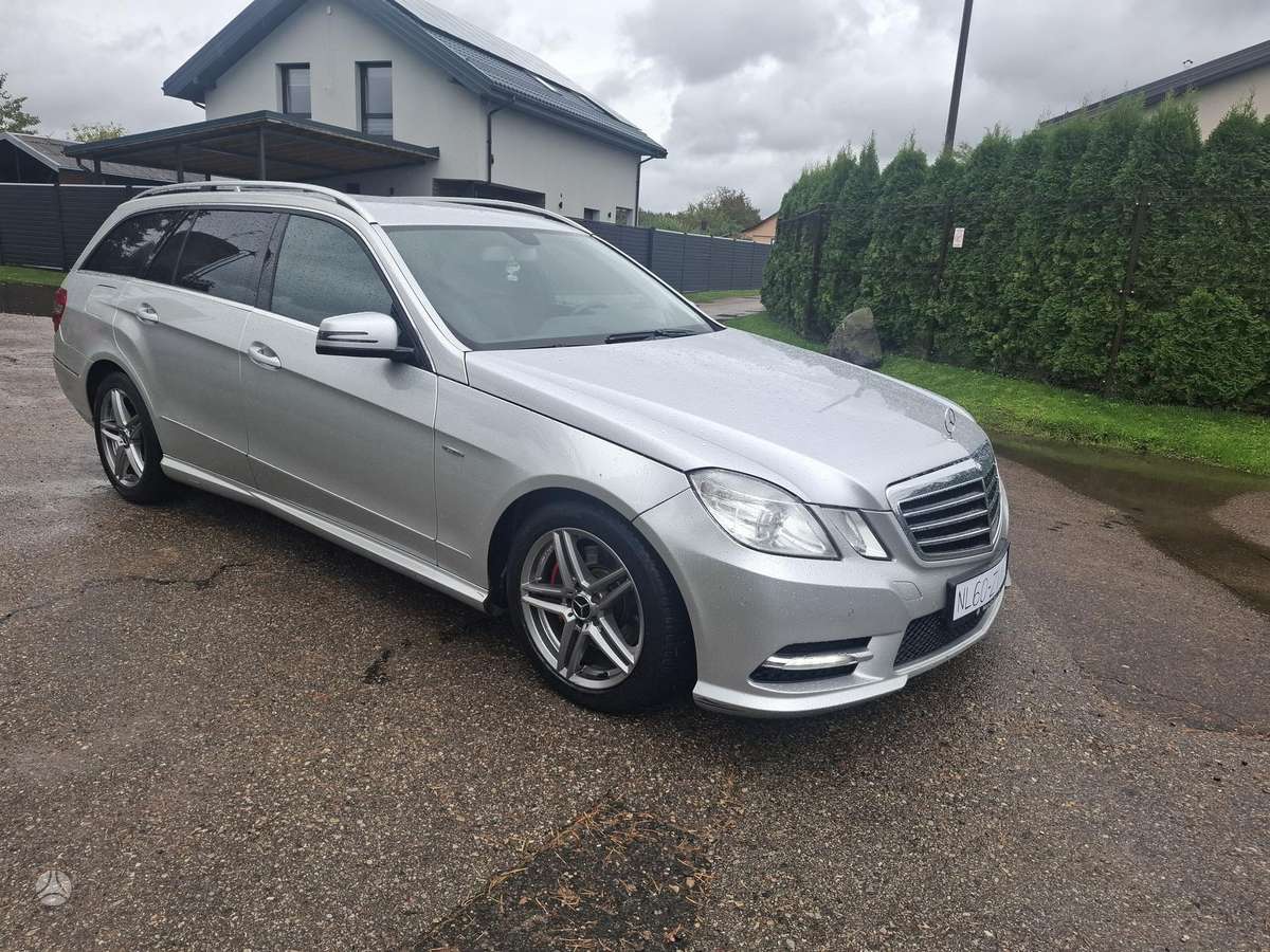 Mercedes-Benz E220 2013 — photo 7
