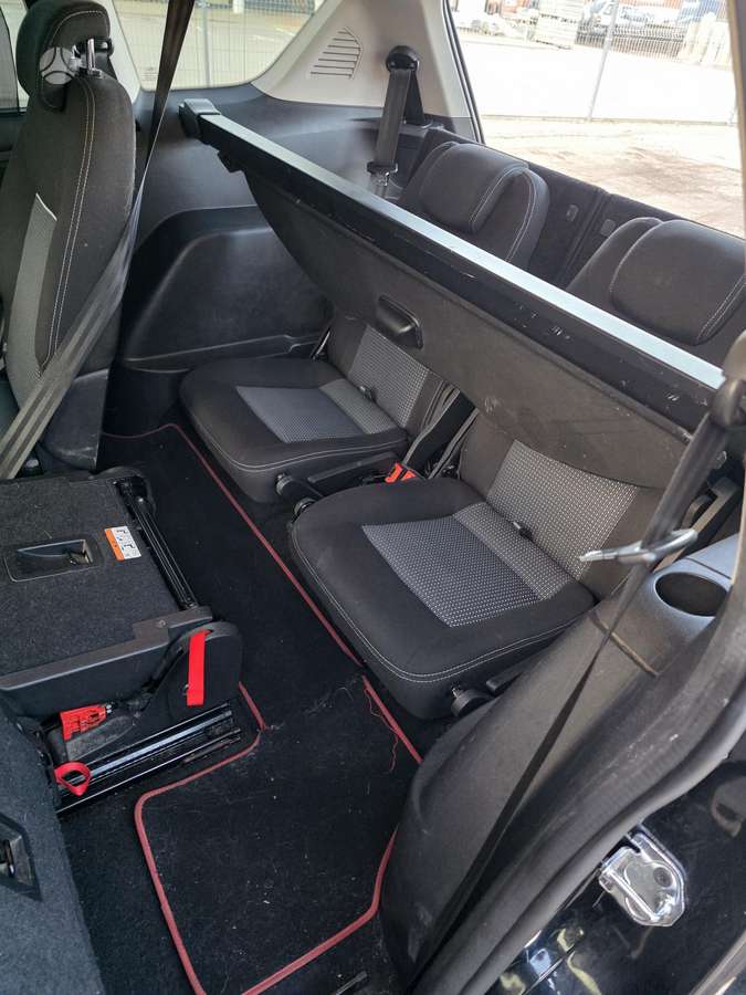 Ford S-MAX 2014 — photo 15