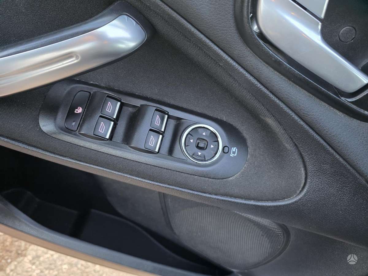 Ford S-MAX 2014 — photo 22