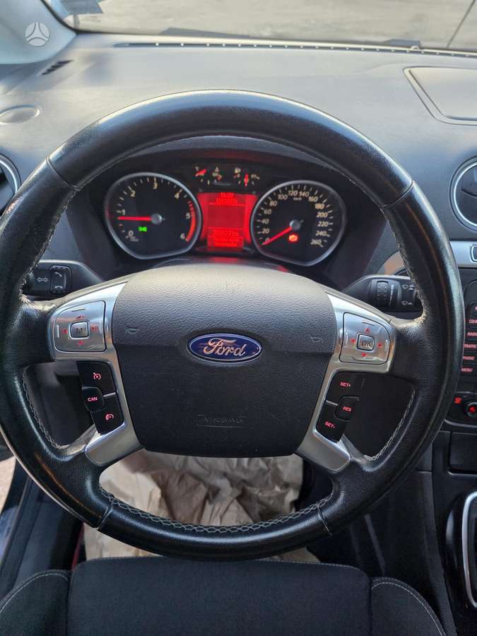 Ford S-MAX 2014 — photo 8