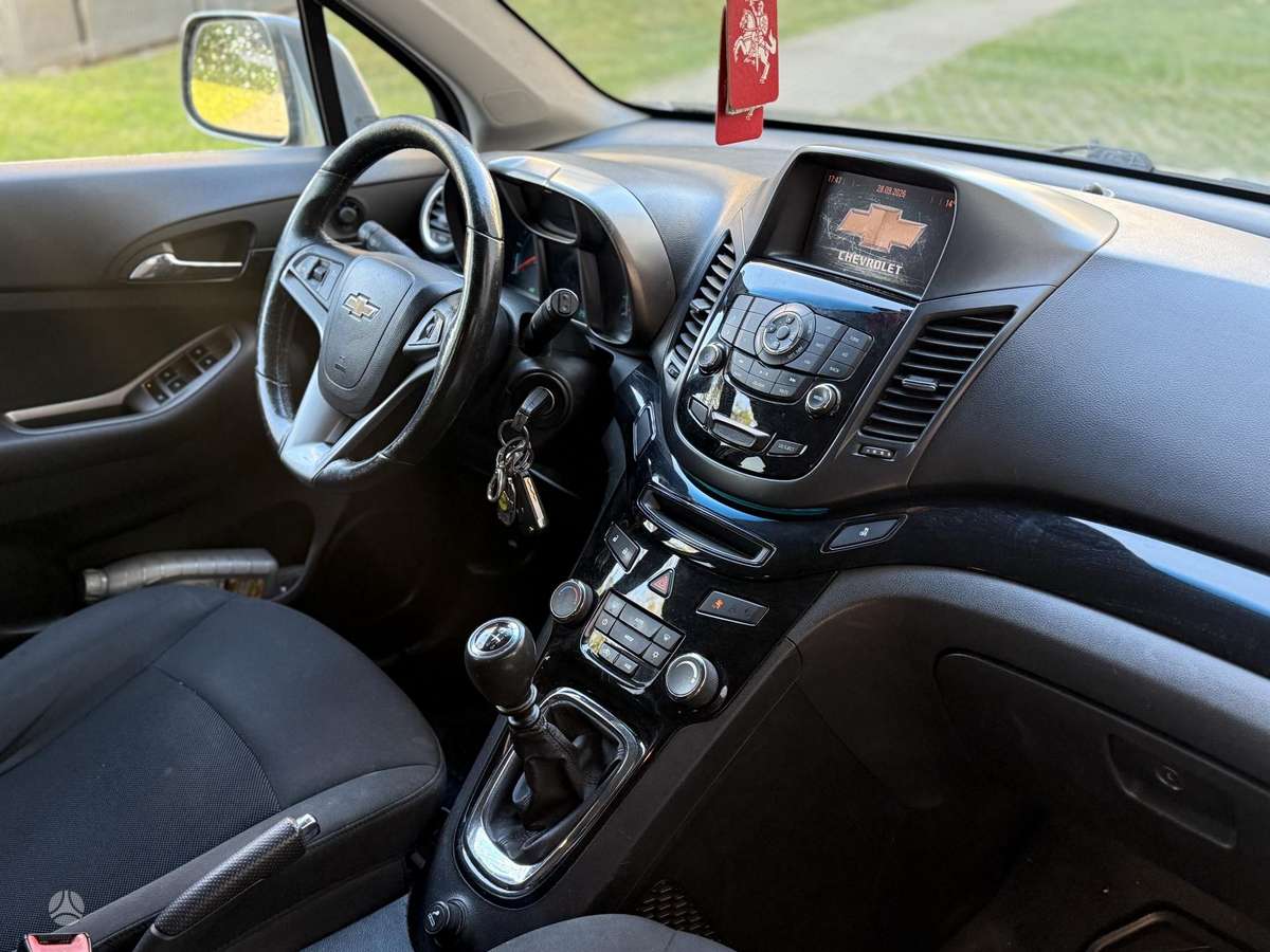 Chevrolet Orlando 2011 — photo 13