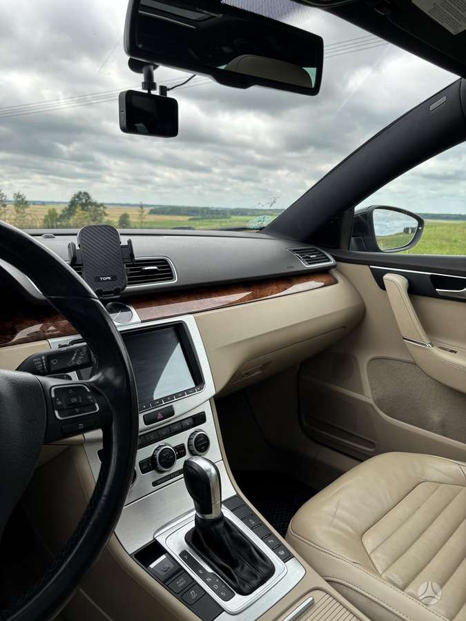 Volkswagen Passat 2014 — photo 16