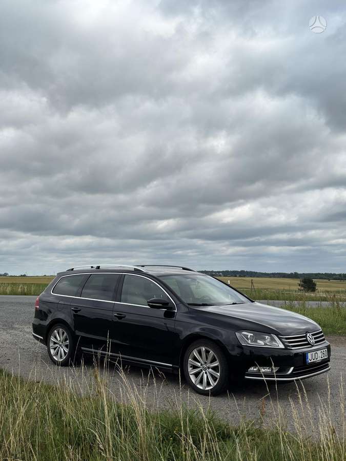 Volkswagen Passat 2014 — rear view