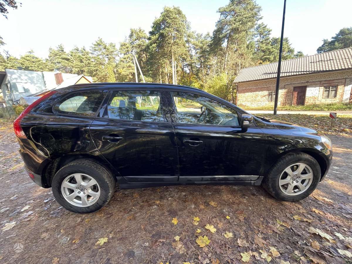 Volvo XC60 2010 — photo 10
