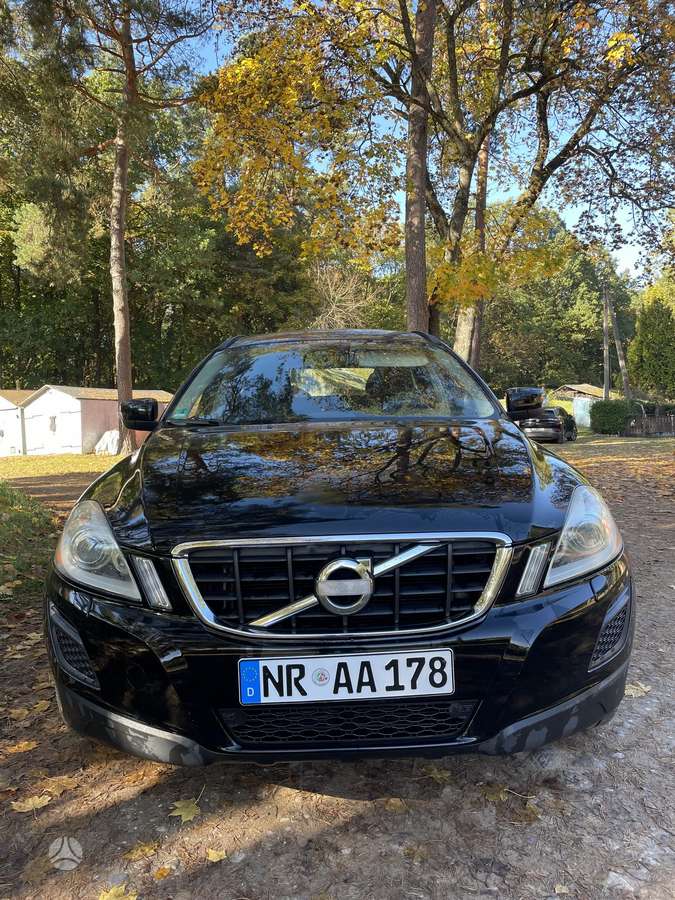 Volvo XC60 2010 — photo 14
