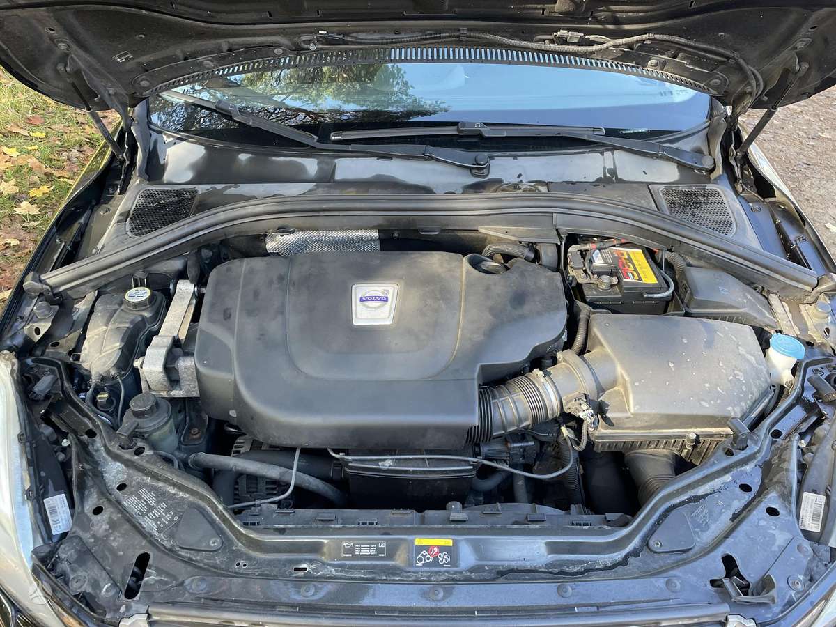 Volvo XC60 2010 — photo 15