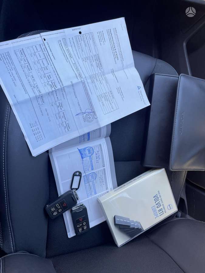 Volvo XC60 2010 — photo 21