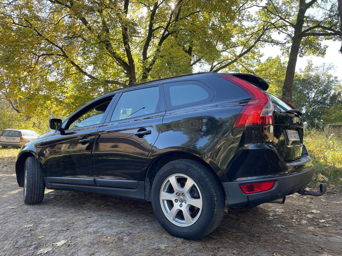 Volvo XC60 2010 — engine 1984 cm³, 163 HP (120kW)