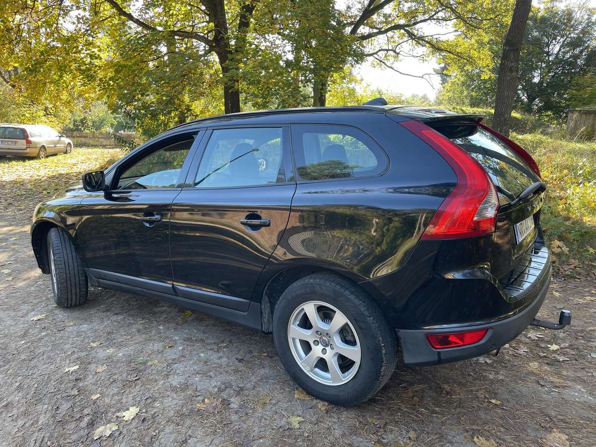 Volvo XC60 2010 — photo 8