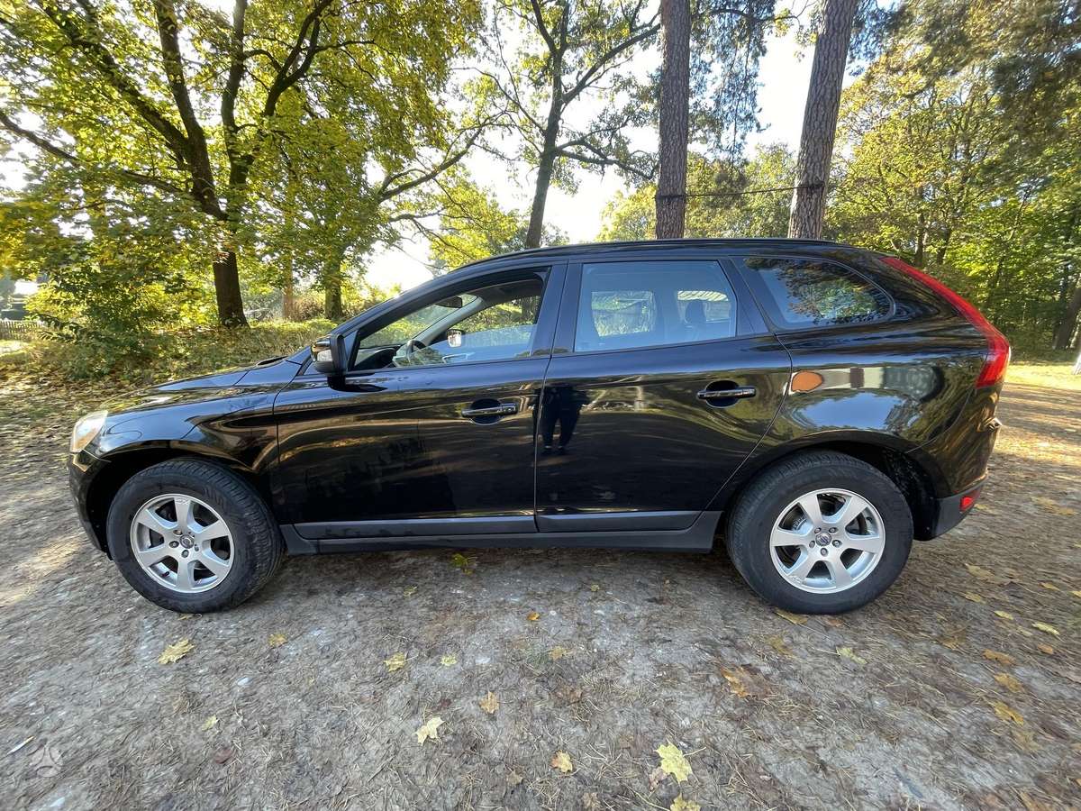Volvo XC60 2010 — photo 9