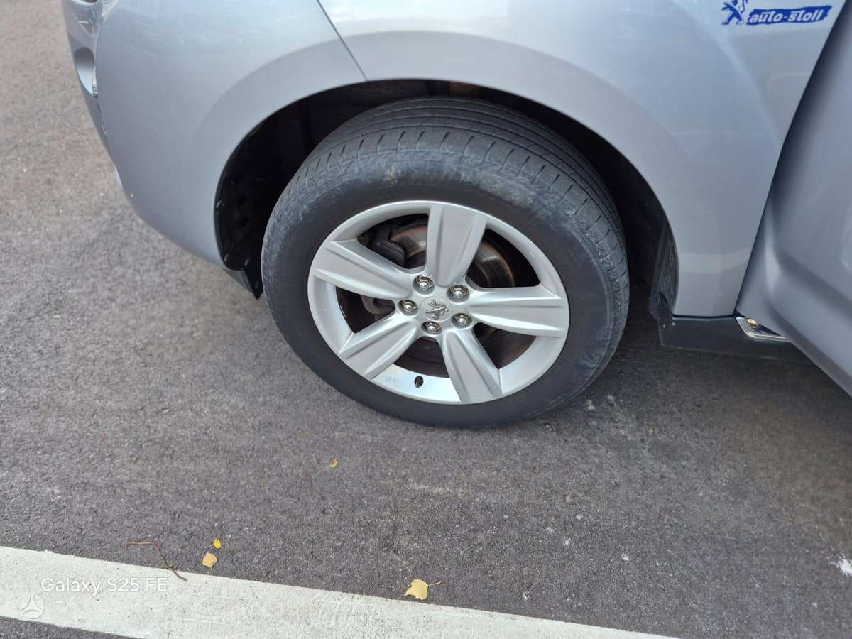 Peugeot 4007 2011 — photo 12
