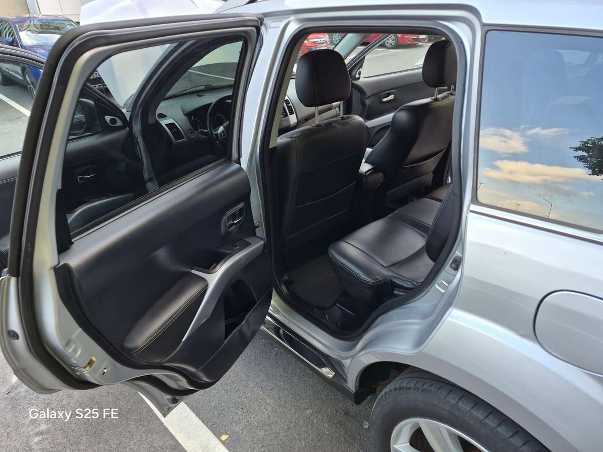 Peugeot 4007 2011 — photo 13
