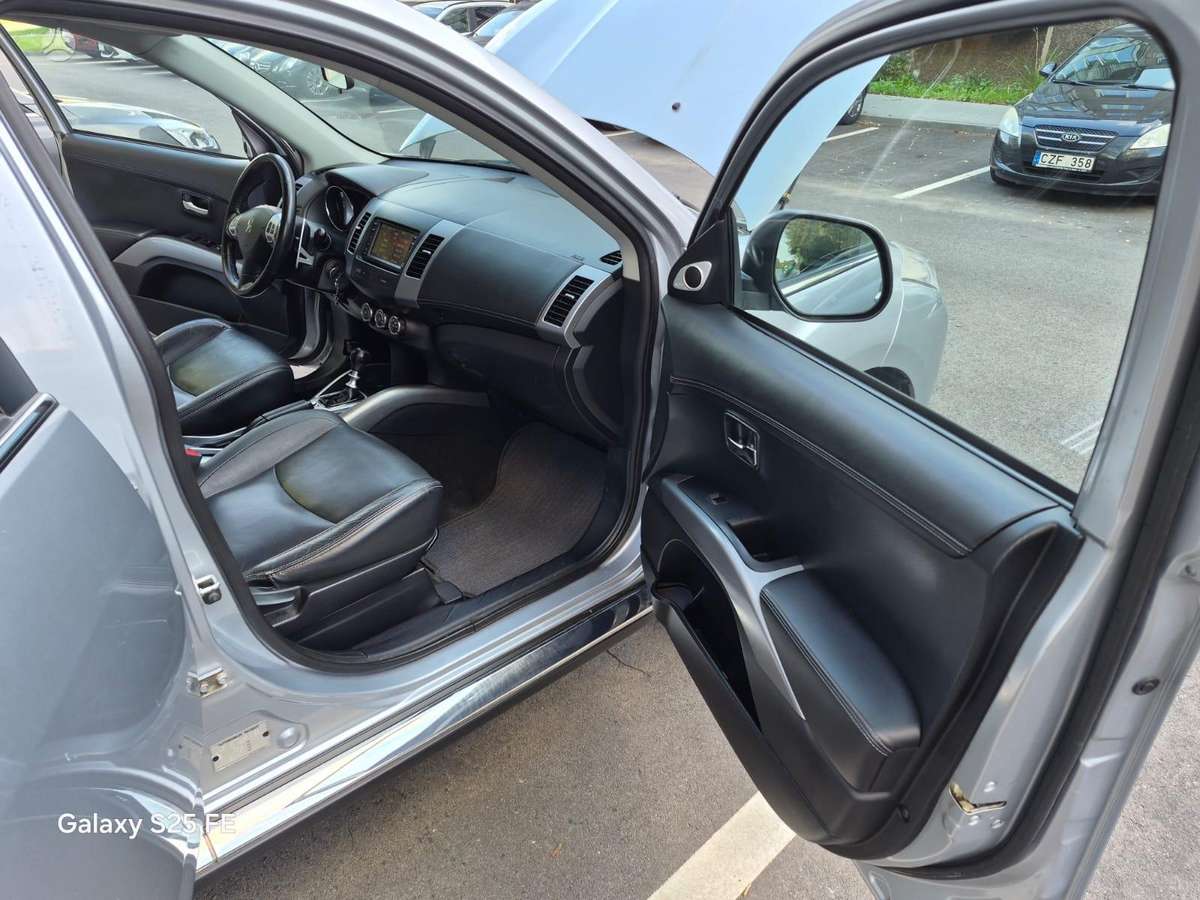 Peugeot 4007 2011 — photo 15