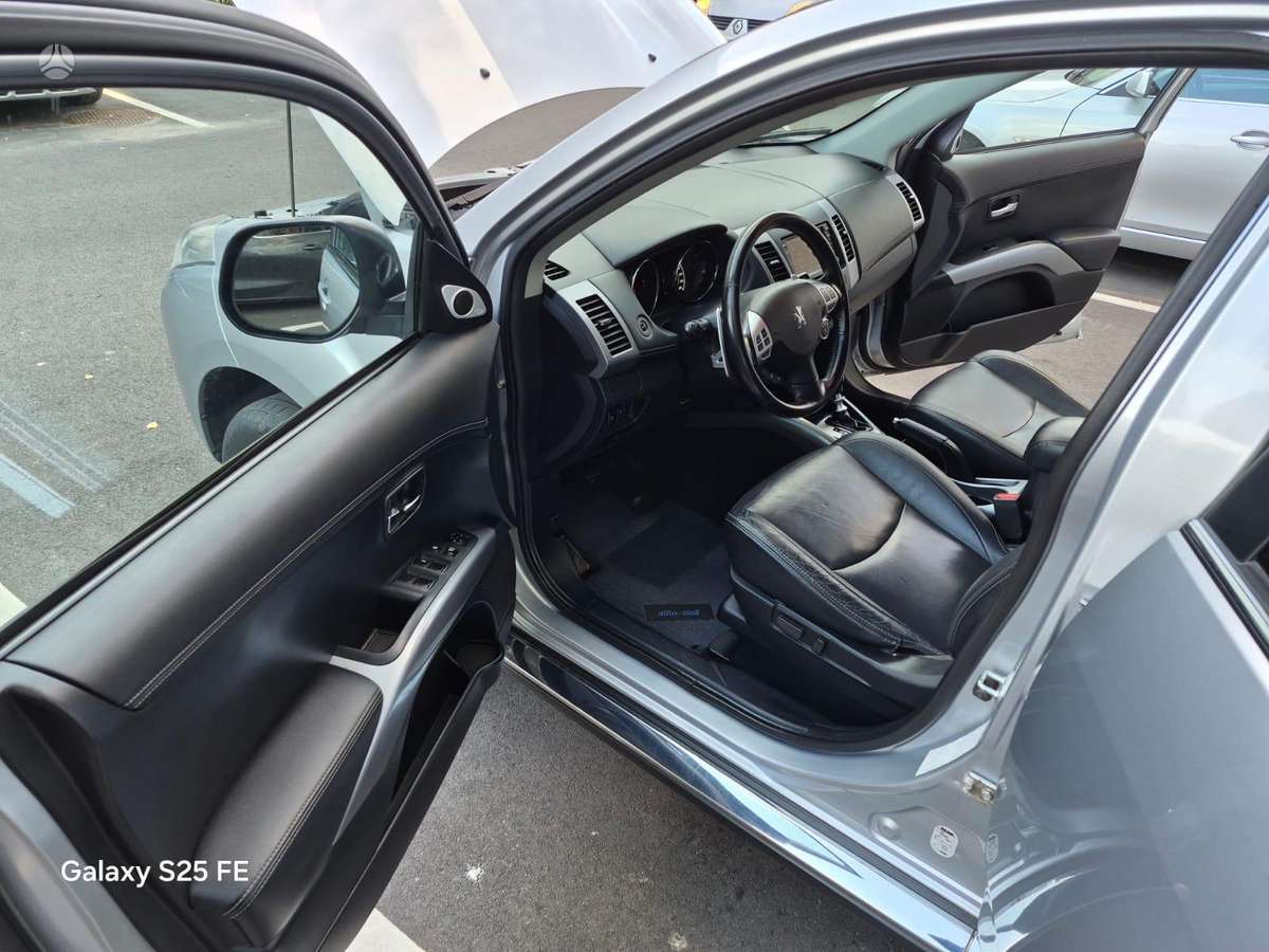 Peugeot 4007 2011 — photo 23
