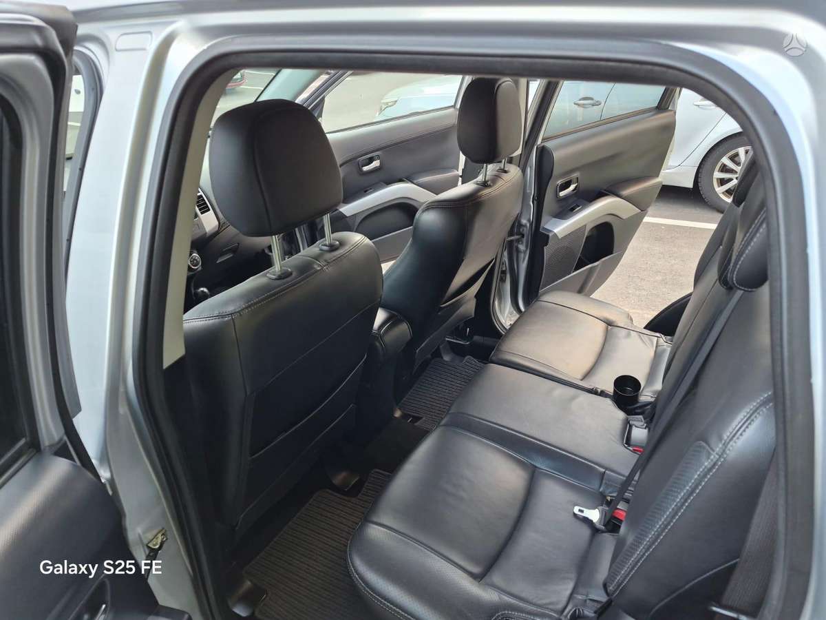 Peugeot 4007 2011 — photo 24
