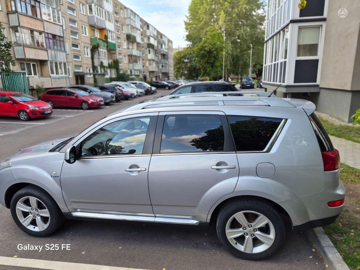 Peugeot 4007 2011 — photo 8