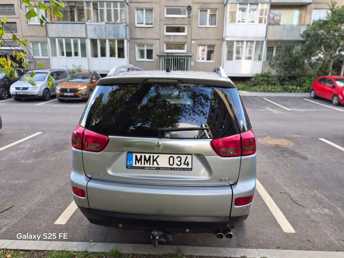 Peugeot 4007 2011 — photo 9