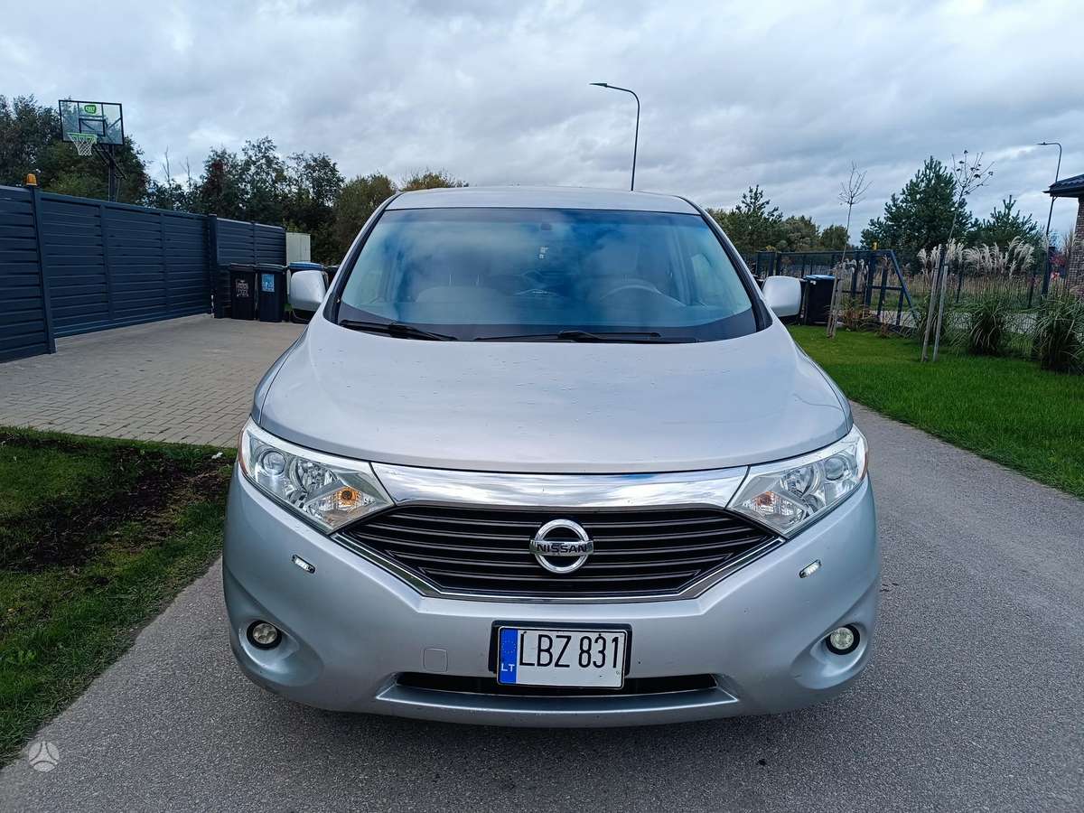 Nissan Quest 2011 — вигляд ззаду