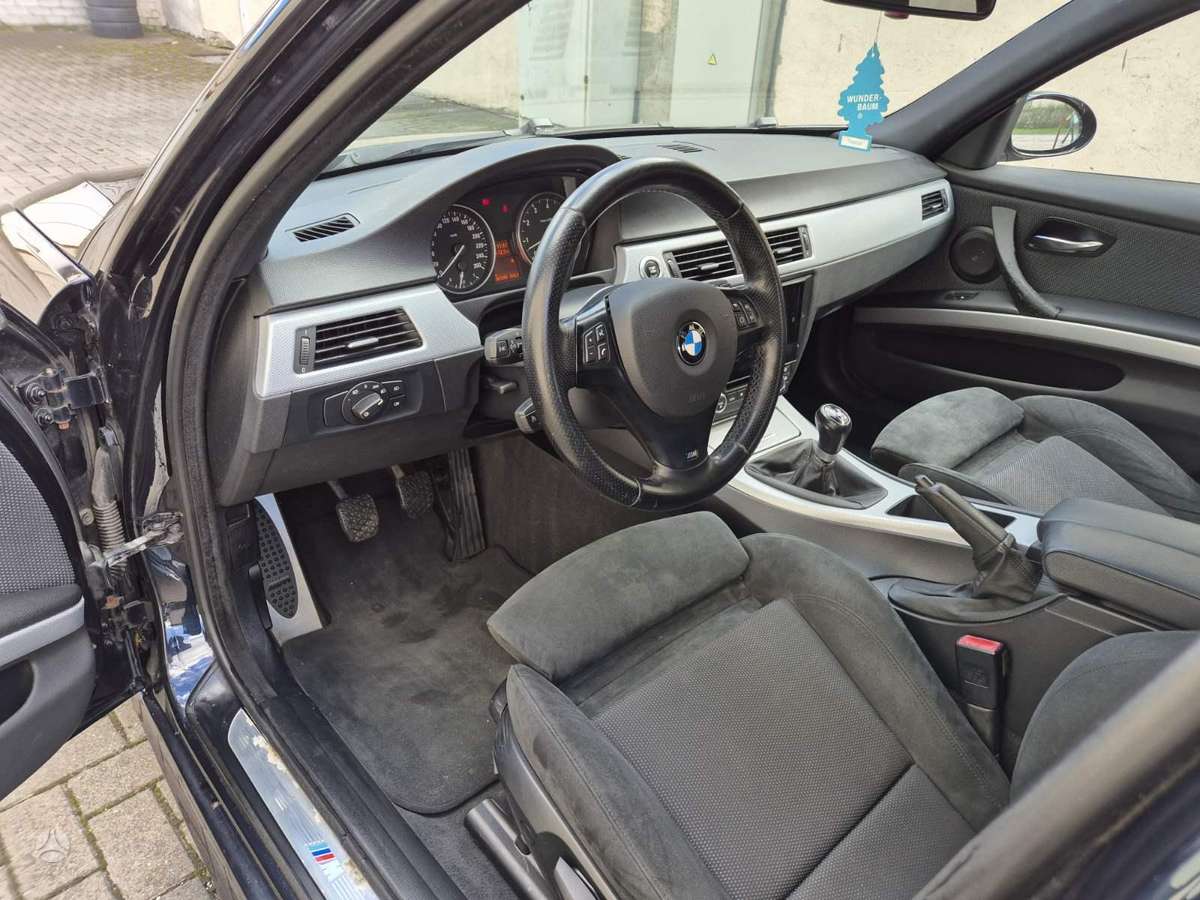 BMW 325 2008 — photo 11