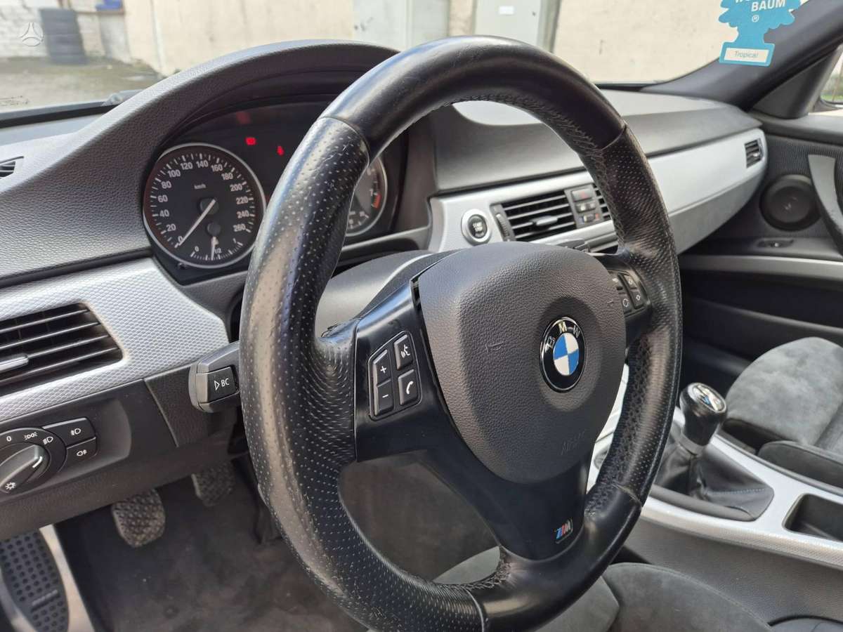 BMW 325 2008 — photo 13