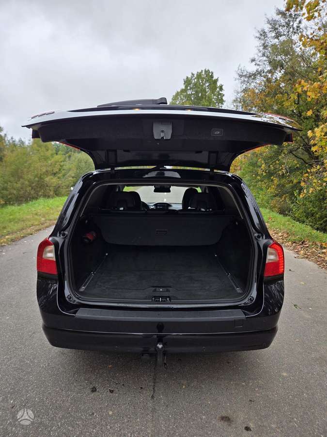 Volvo V70 2012 — photo 13