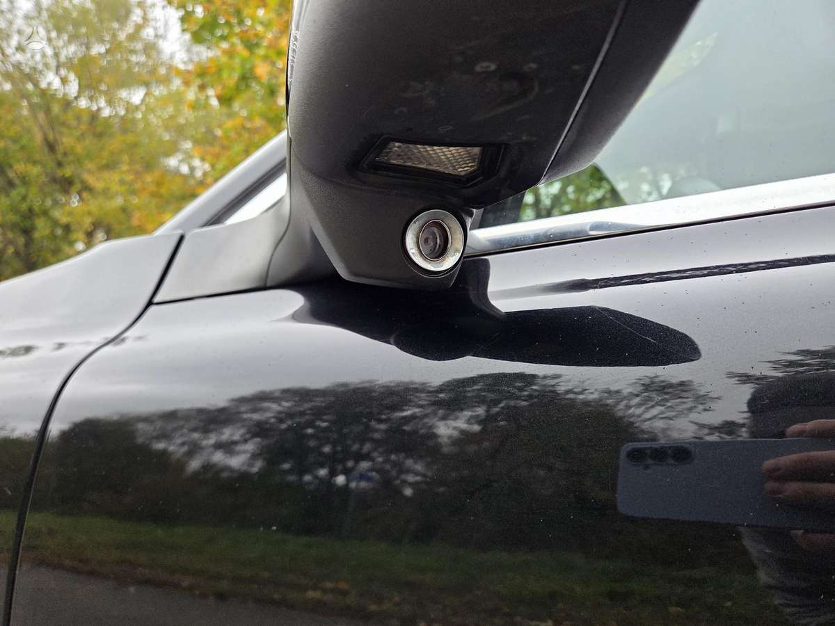 Volvo V70 2012 — photo 18