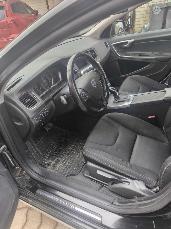 Volvo V60 2015 — photo 5