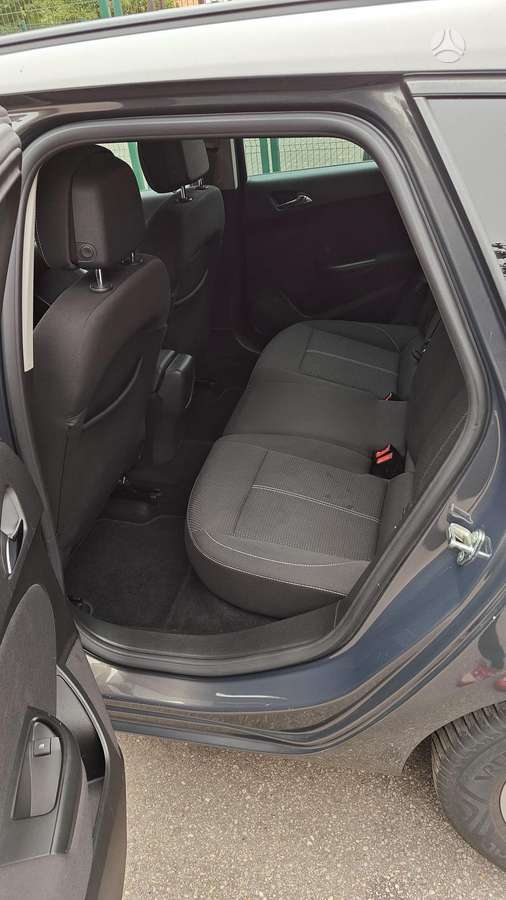 Opel Astra 2014 — photo 10