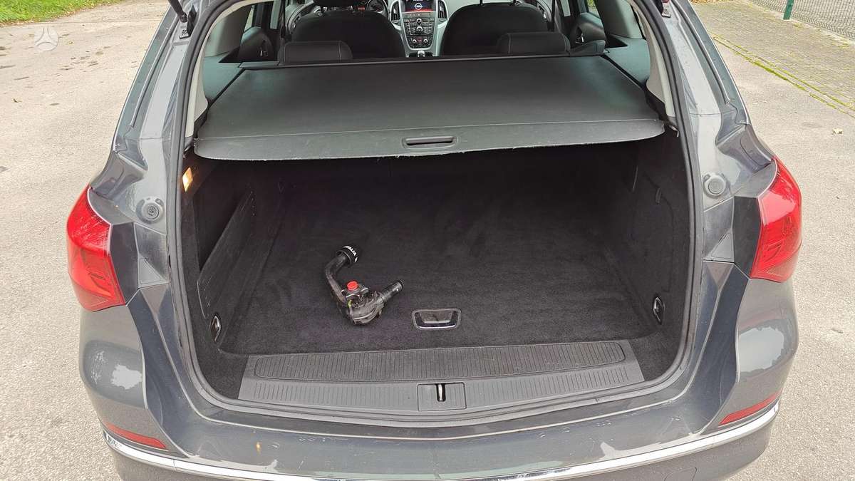 Opel Astra 2014 — photo 7