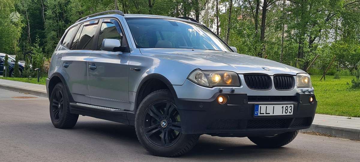 BMW X3 2005 — rear view