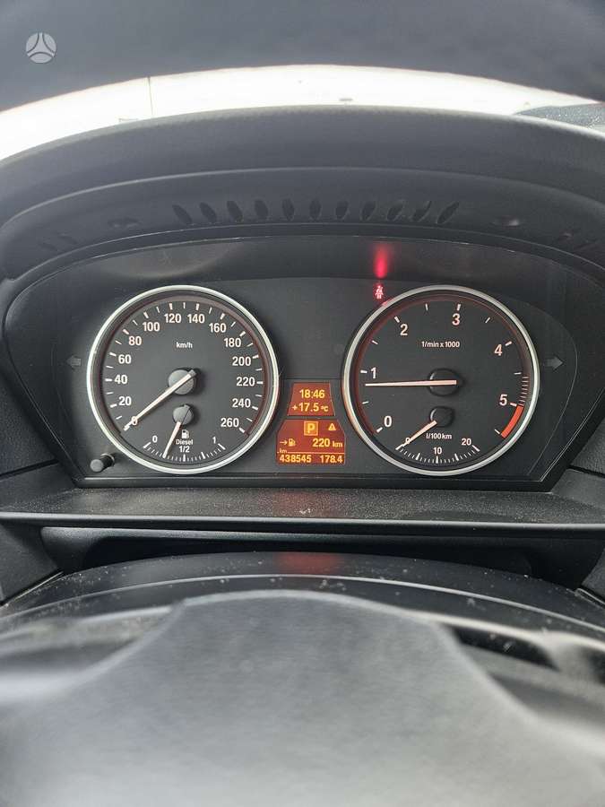 BMW 520 2009 — photo 10