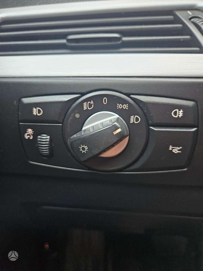 BMW 520 2009 — photo 14
