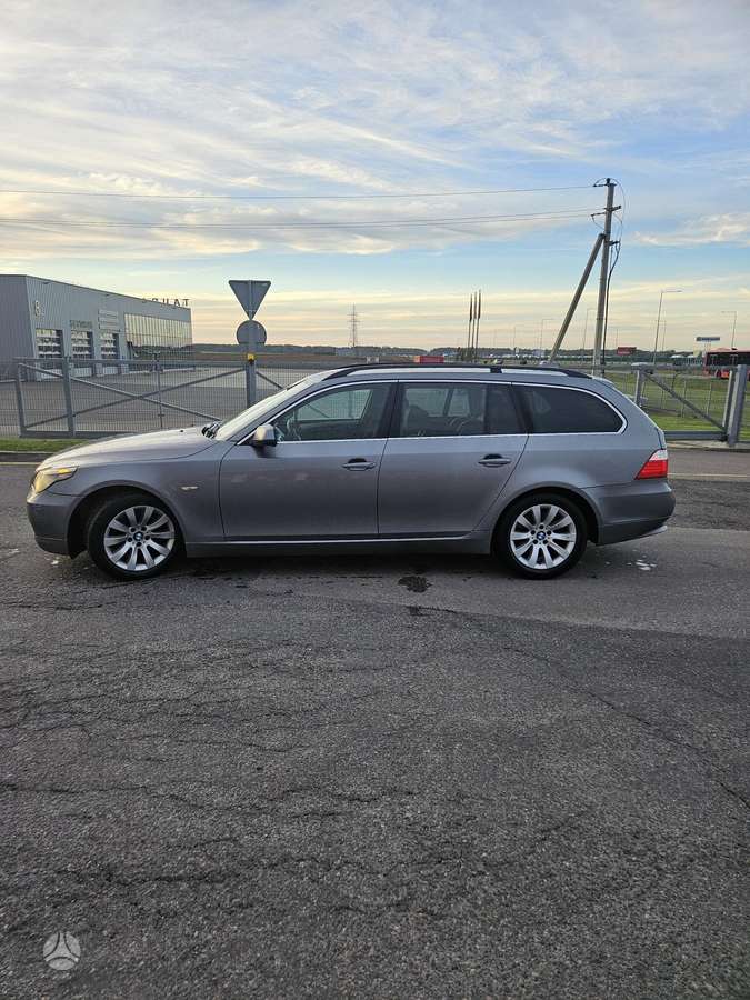 BMW 520 2009 — engine 1995 cm³, 163 HP (120kW)
