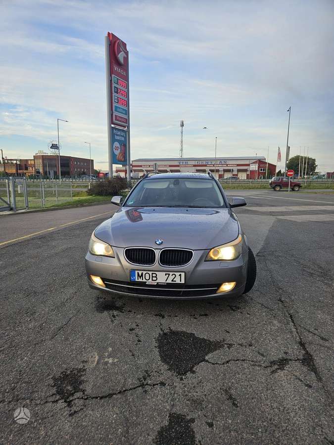 BMW 520 2009 — photo 7