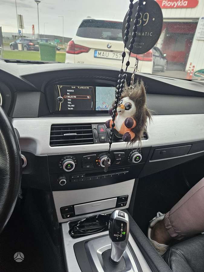 BMW 520 2009 — photo 9