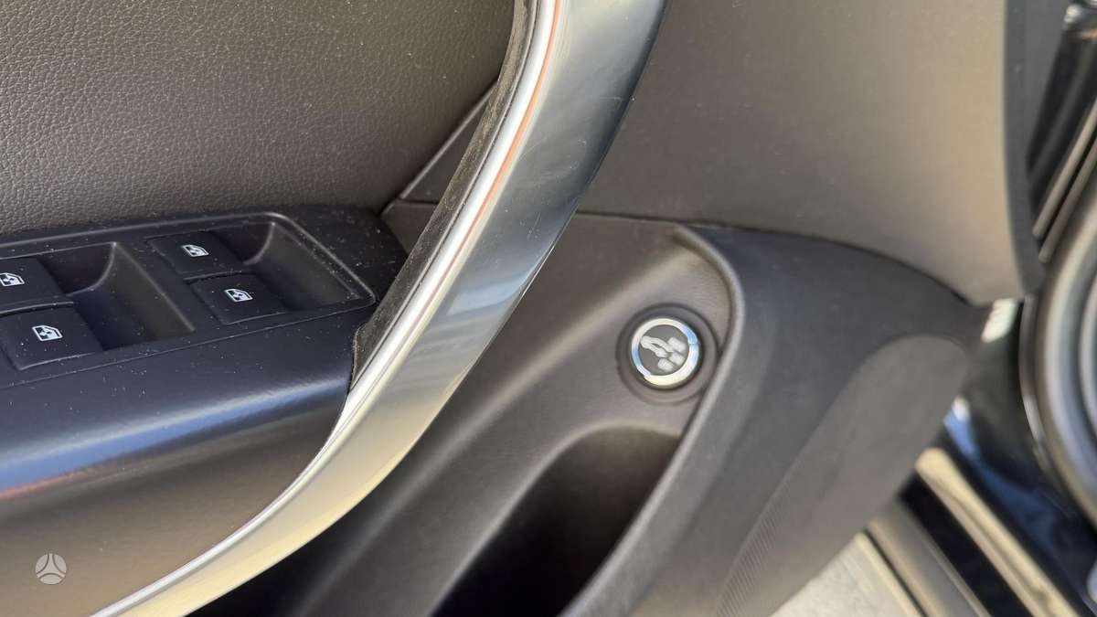 Opel Insignia 2013 — photo 11